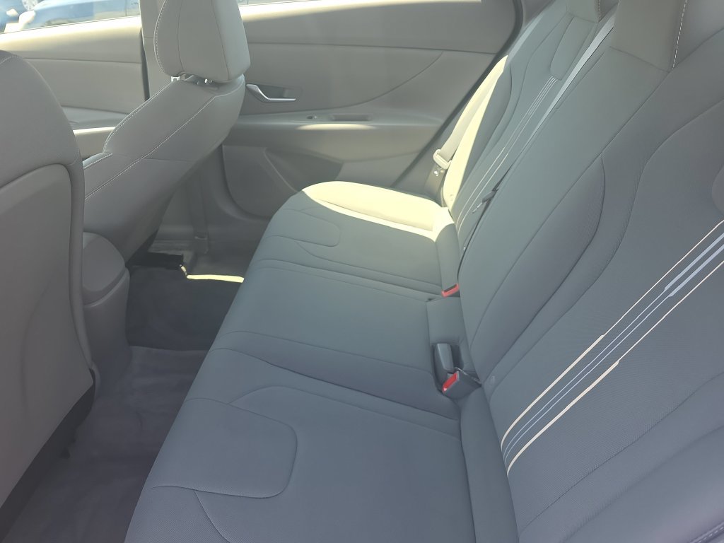 Used 2023 Hyundai Elantra SEL FWD image 22