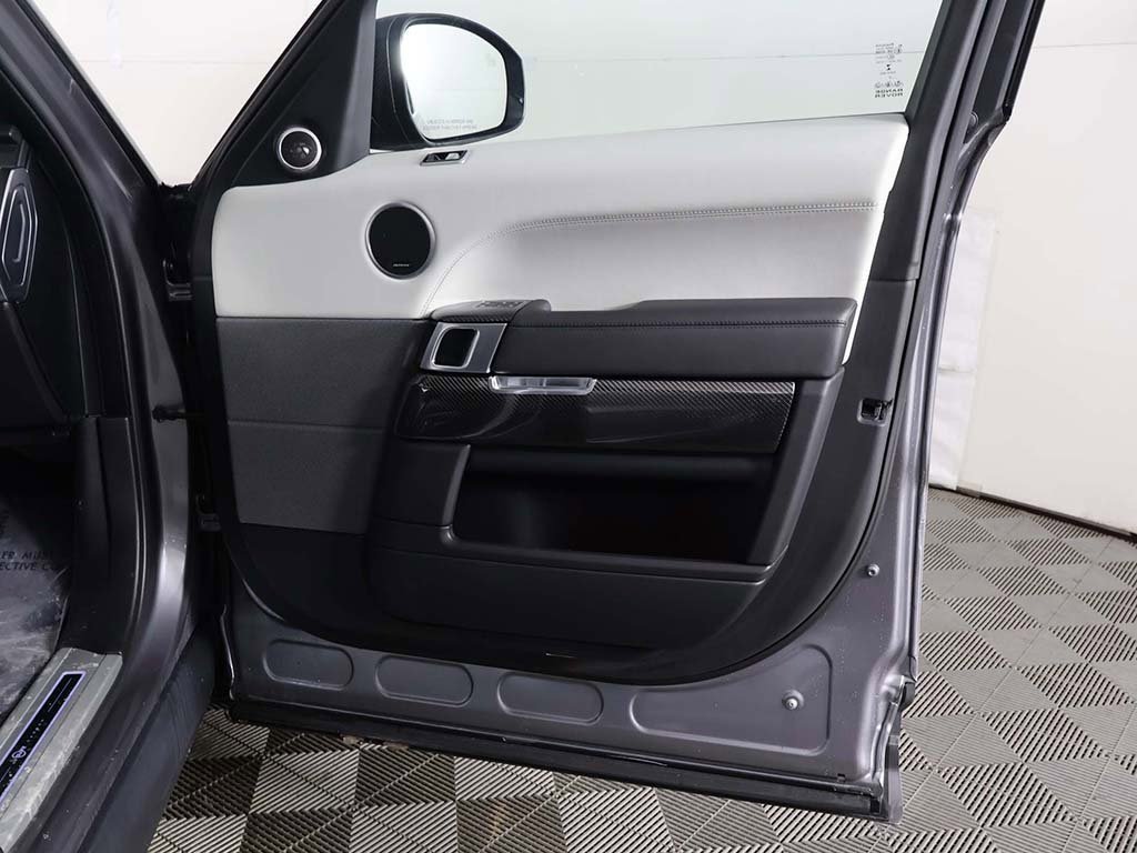 Used 2022 Land Rover Range Rover Sport SVR image 31