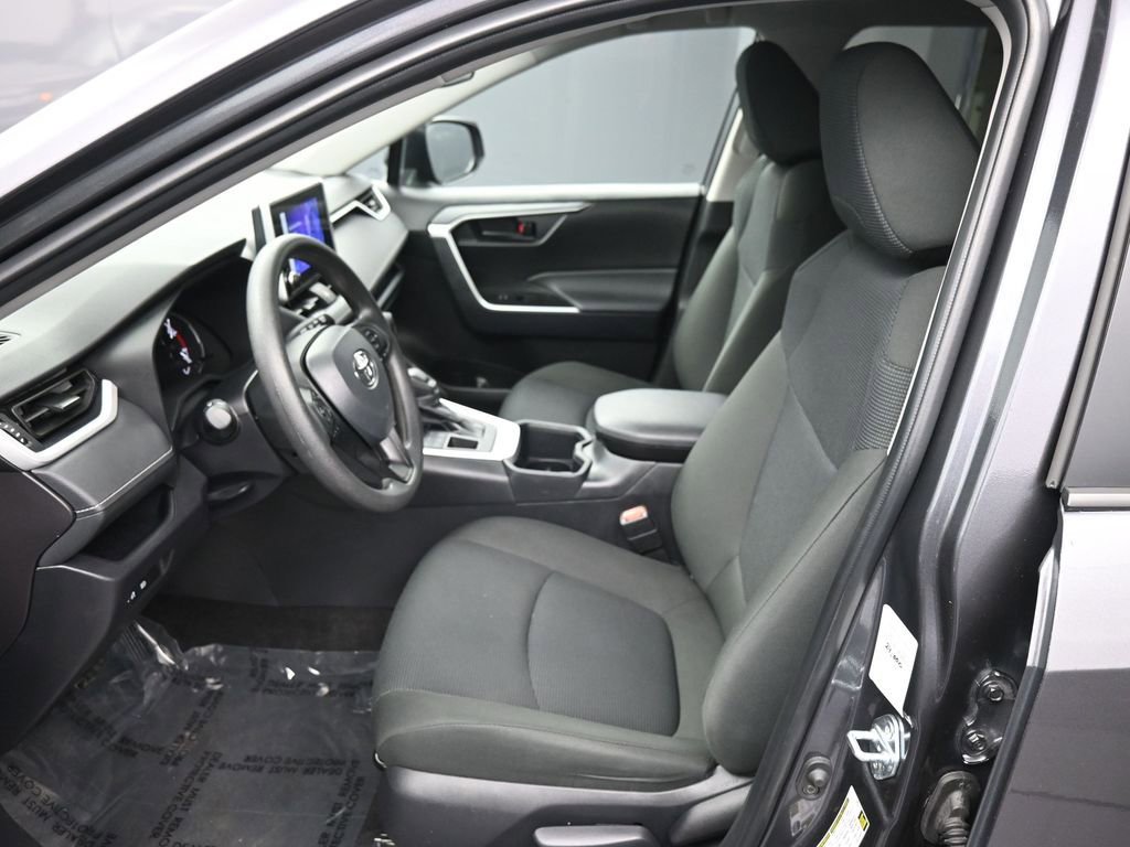 Used 2025 Toyota RAV4 LE image 18