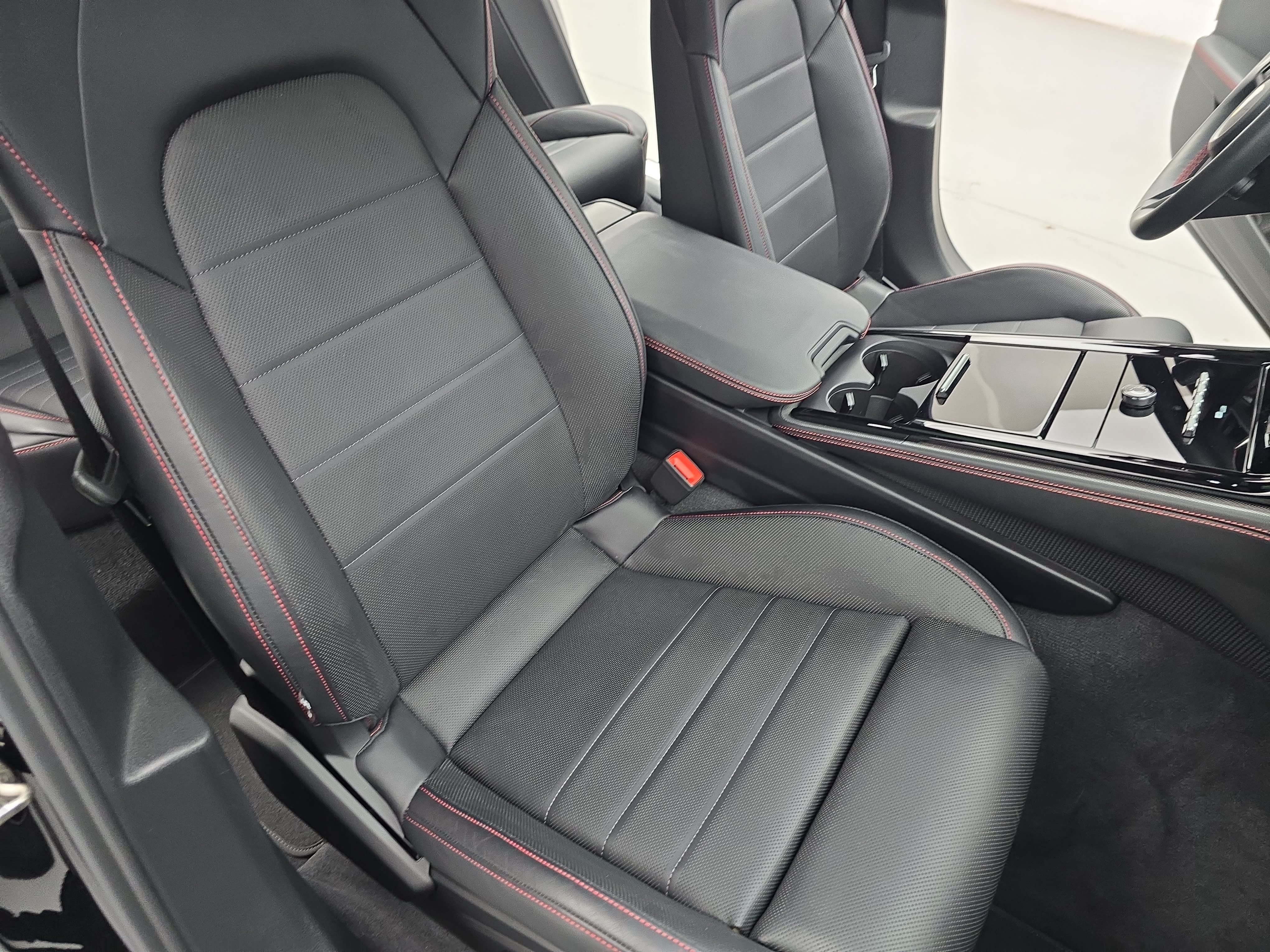 Certified 2025 Porsche Panamera 4 AWD/4WD image 12