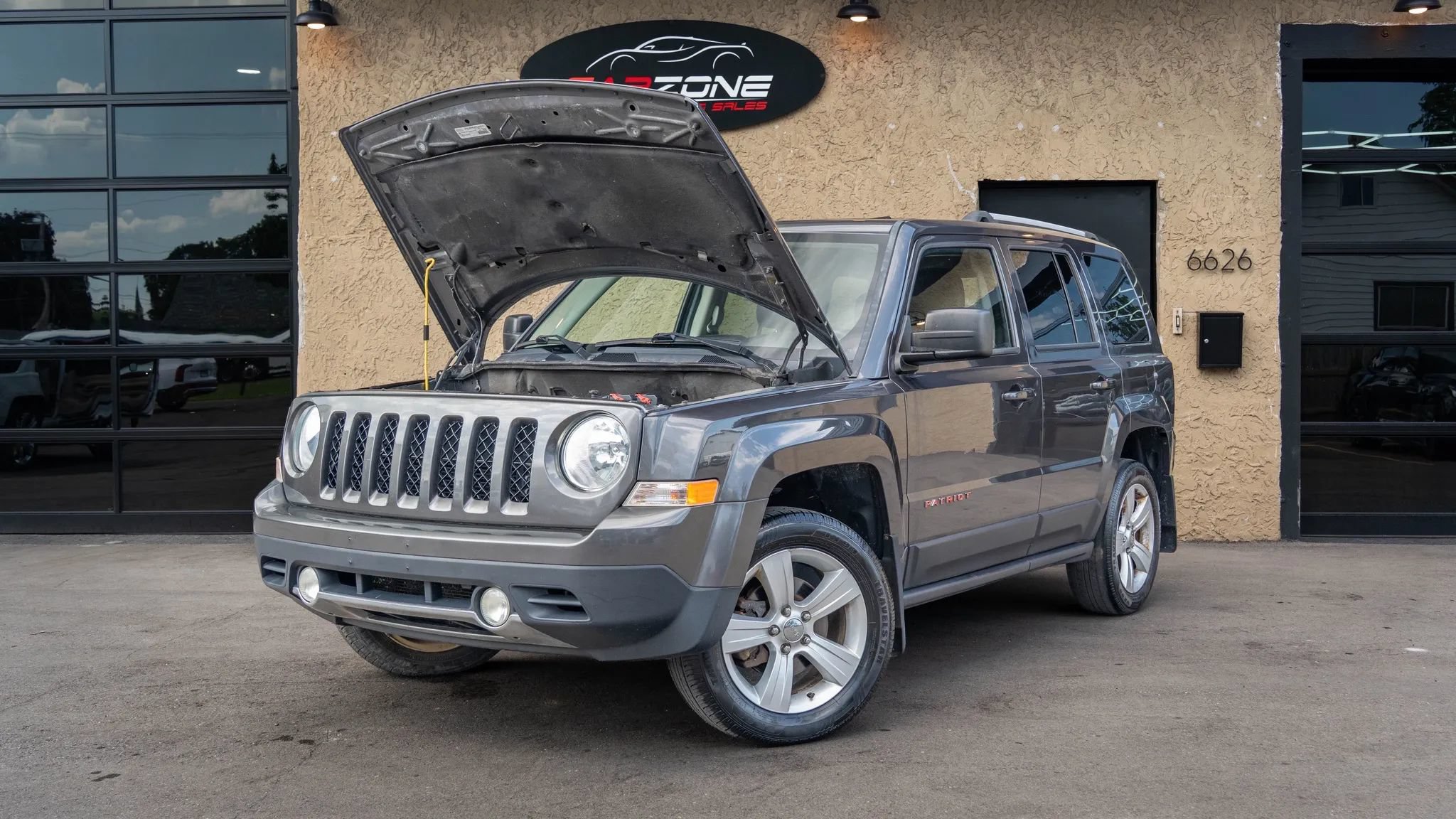 Used 2015 Jeep Patriot Limited w/ Sun/Sound Group AWD/4WD image 12