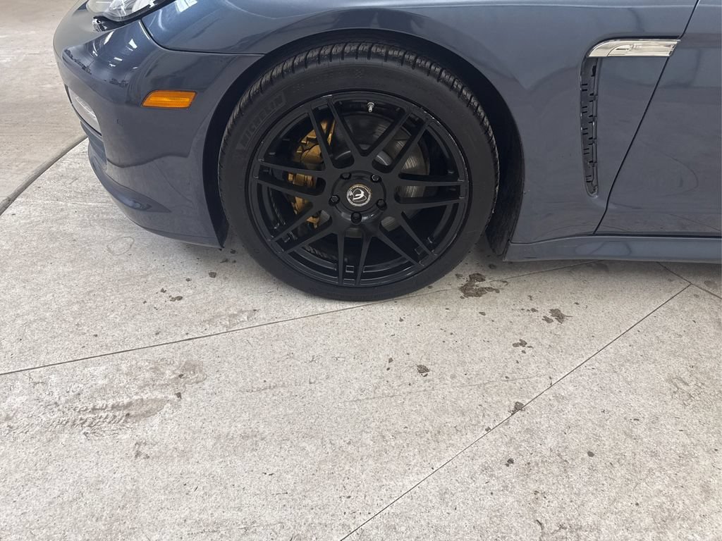 Used 2012 Porsche Panamera 4 image 17