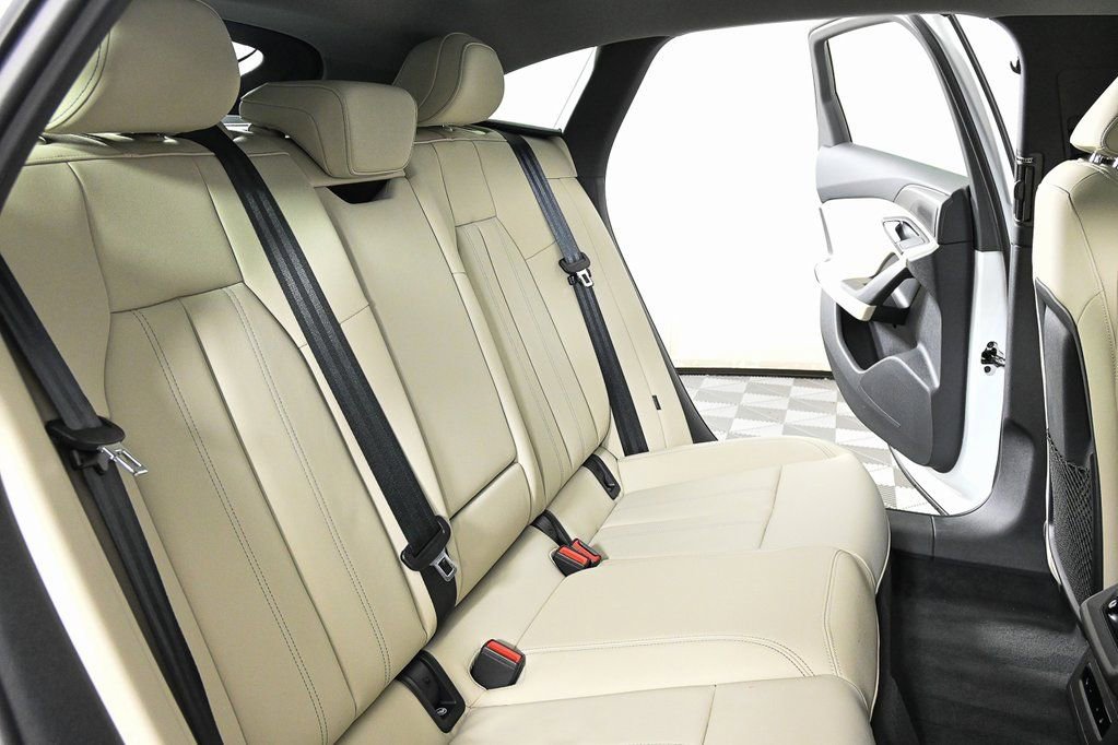 New 2025 Audi A6 e-tron Premium image 21