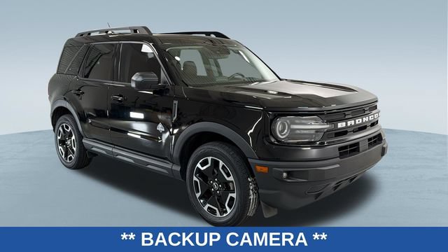 Used 2023 Ford Bronco Sport Outer Banks w/ Tech Package AWD/4WD image 3