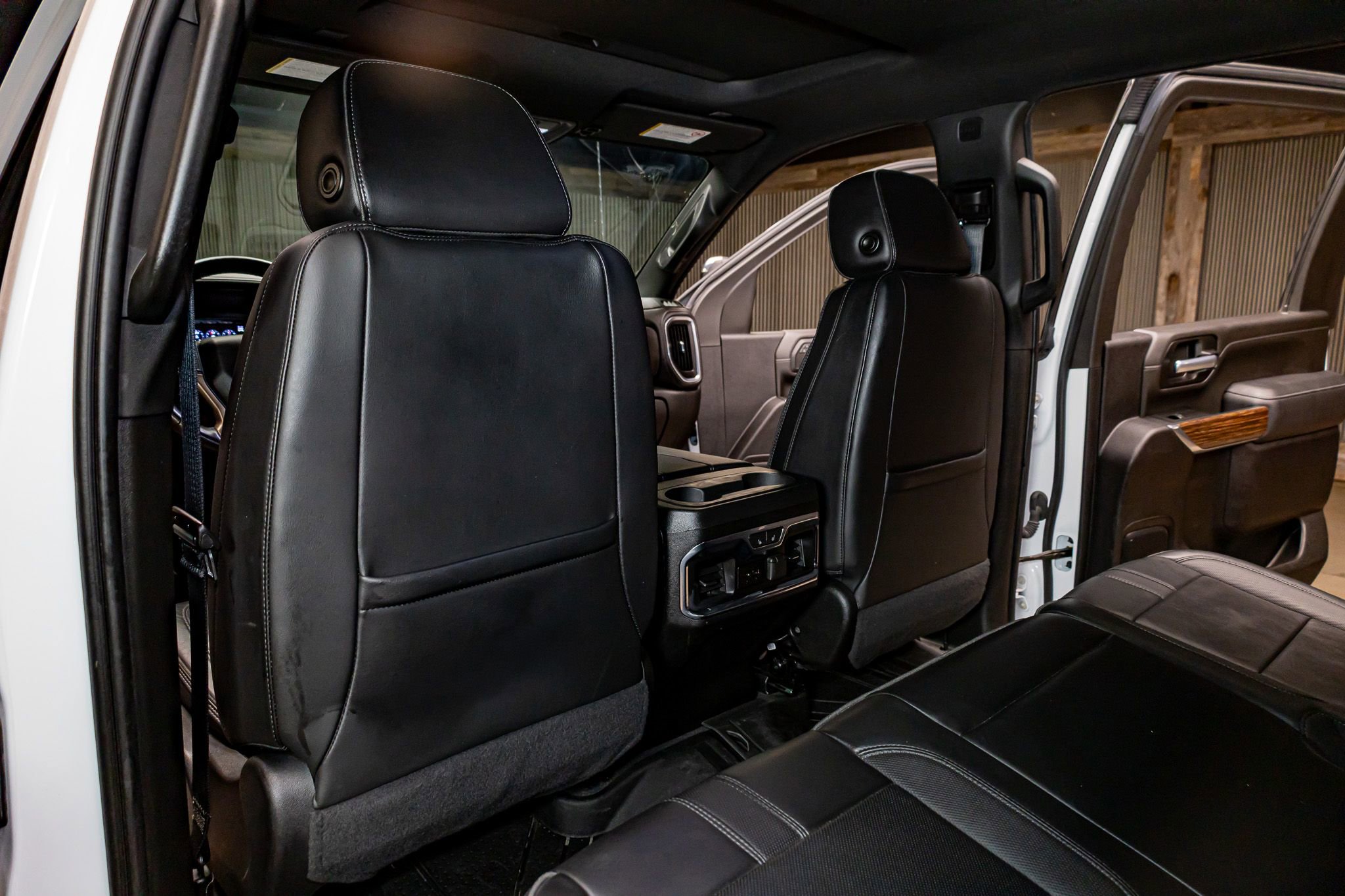 Used 2023 Chevrolet Silverado 3500 High Country w/ Z71 Off-Road Package image 21