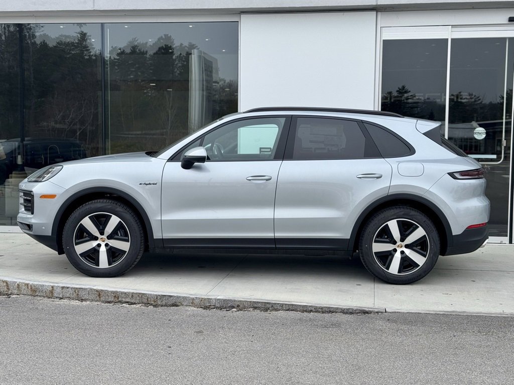 New 2025 Porsche Cayenne E-Hybrid image 2