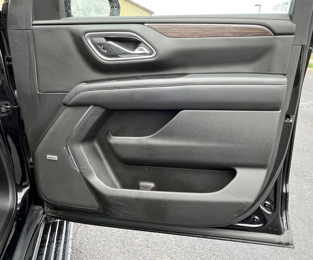 Used 2021 Chevrolet Tahoe High Country w/ Premium Package AWD/4WD image 20
