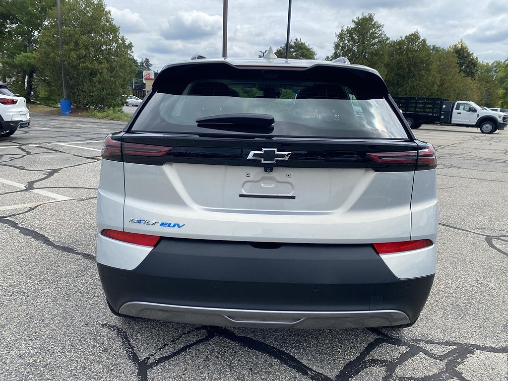 Certified 2023 Chevrolet Bolt EUV Premier w/ Sun & Sound Package FWD image 7