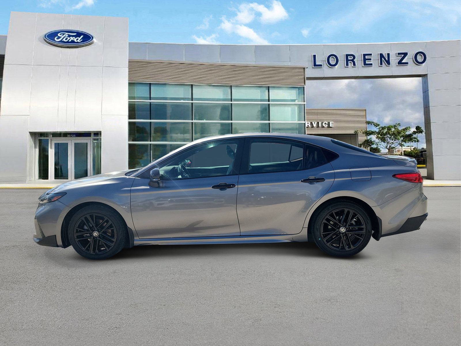 Used 2025 Toyota Camry SE FWD image 8