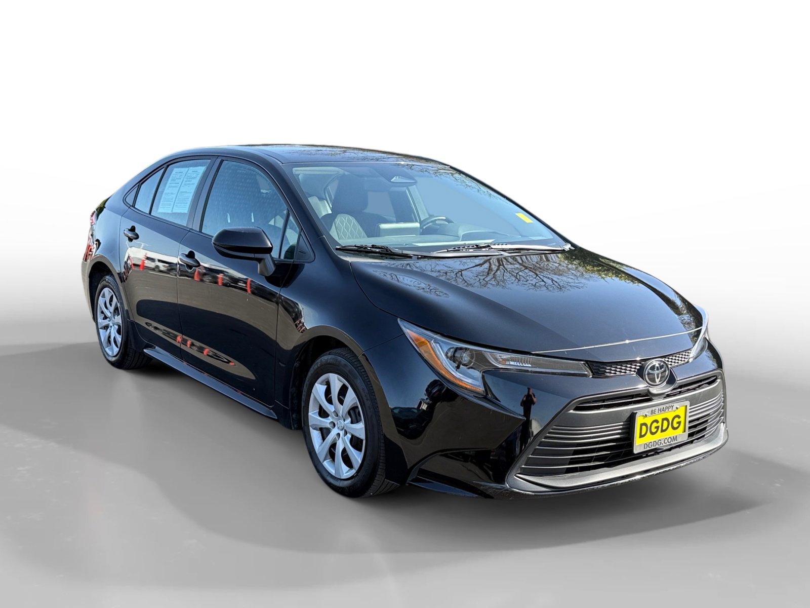 Used 2025 Toyota Corolla LE image 7