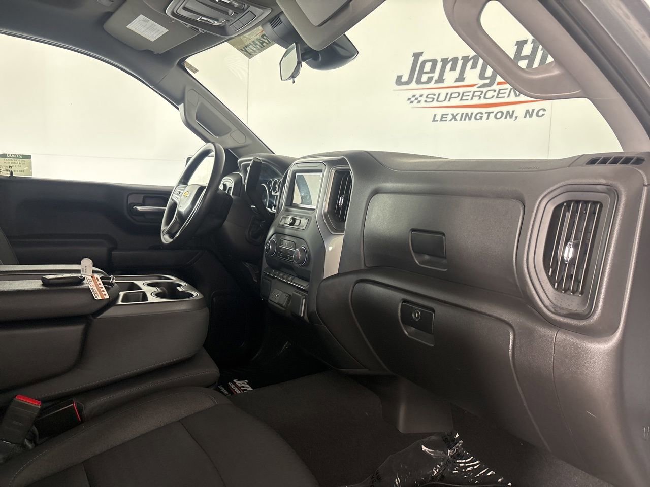 Used 2023 Chevrolet Silverado 1500 Custom AWD/4WD image 28