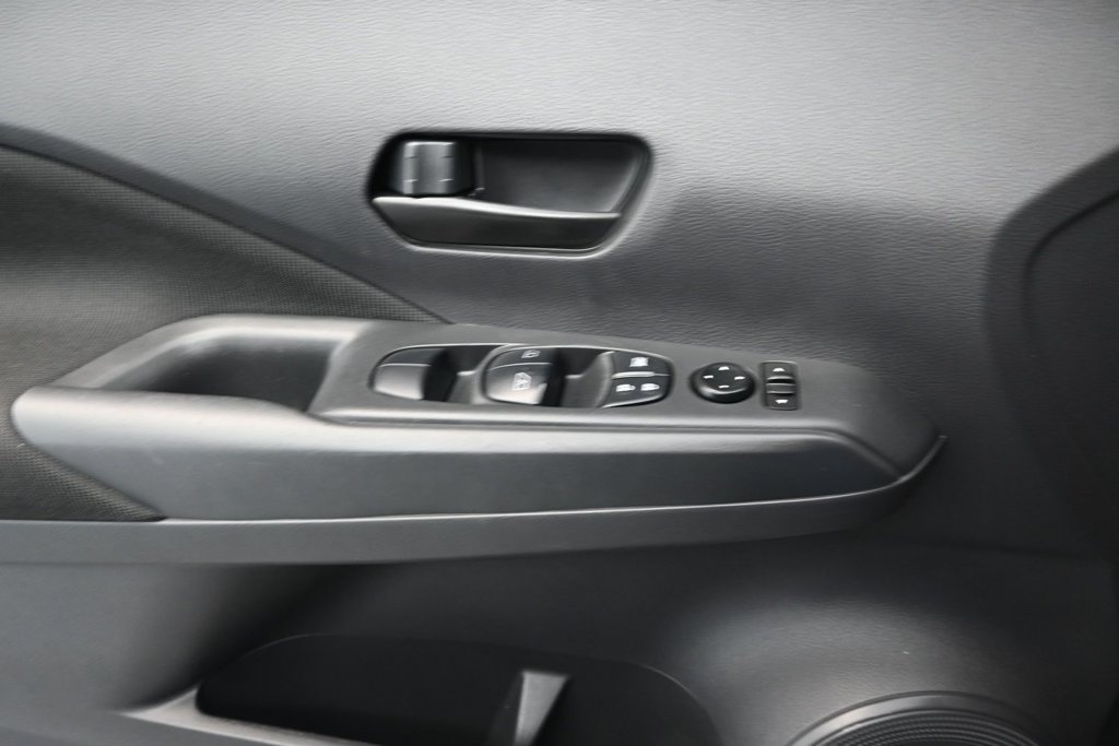 Used 2021 Nissan Kicks S FWD image 12