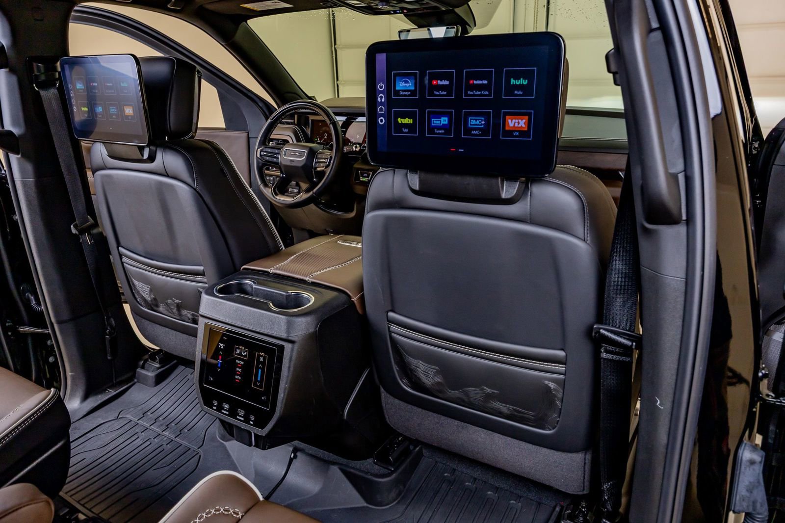 Used 2025 GMC Yukon XL Denali Ultimate AWD/4WD image 31