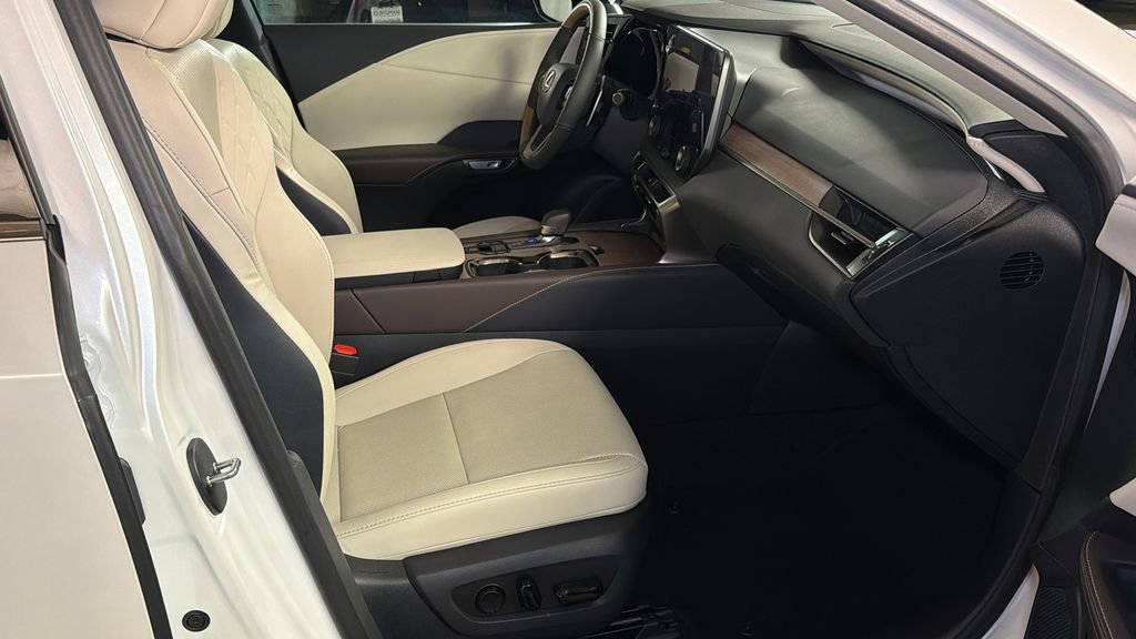 Used 2024 Lexus RX 350 Premium w/ Accessory Package (K3) image 10