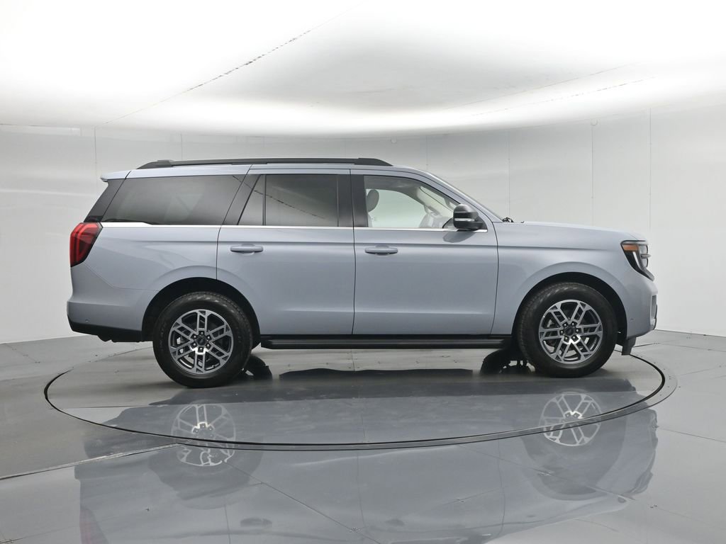 Used 2025 Ford Expedition Active image 34