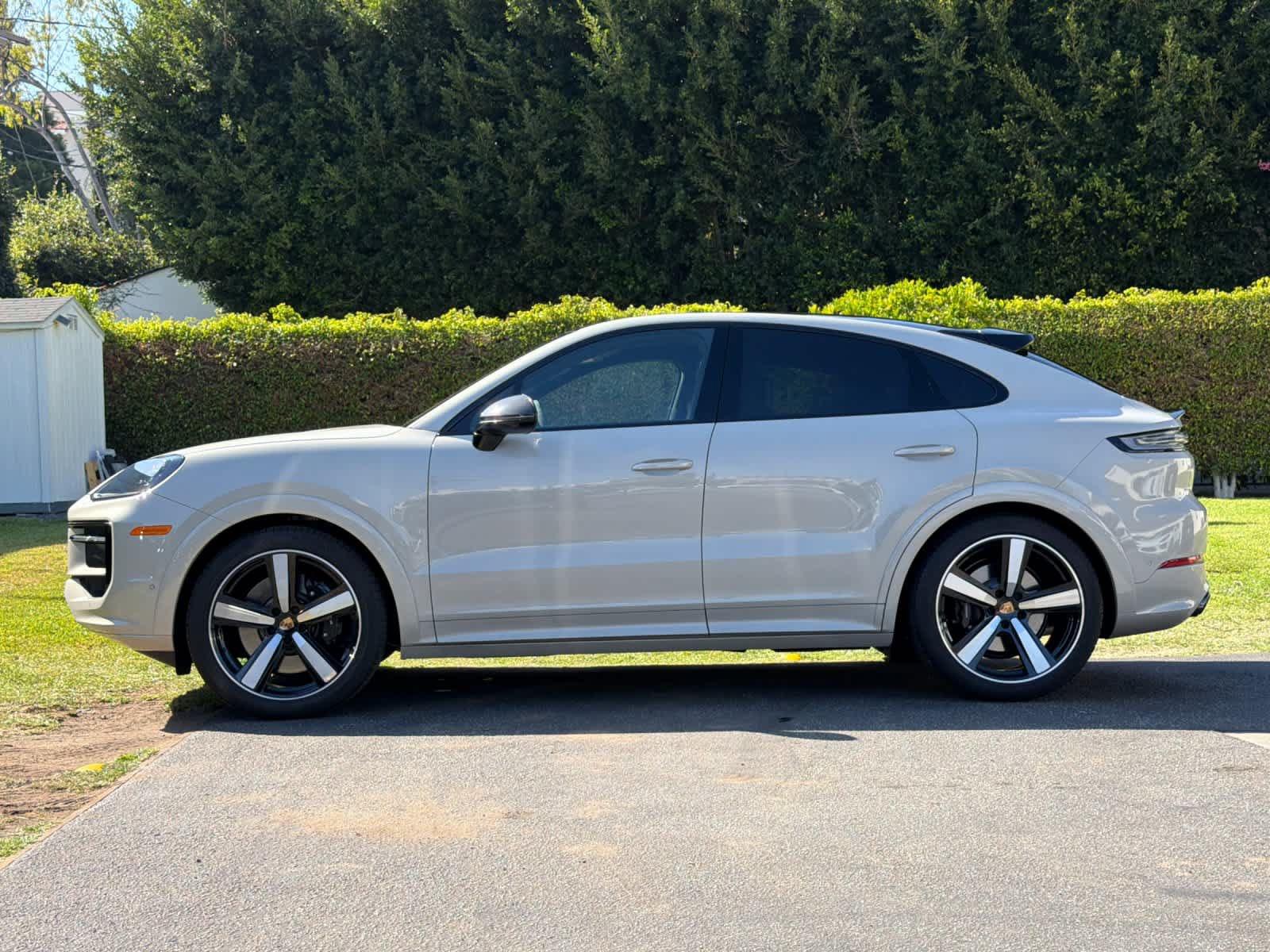 Certified 2026 Porsche Cayenne GTS AWD/4WD image 2