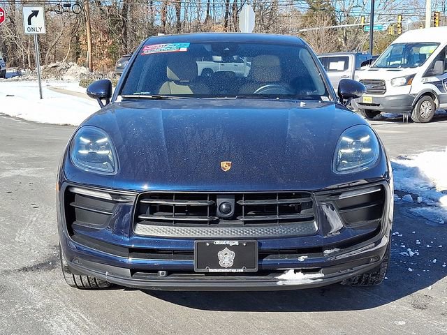 Used 2023 Porsche Macan T image 2