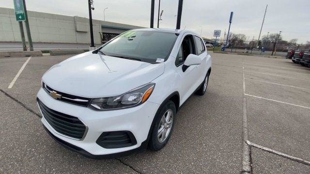 Used 2021 Chevrolet Trax LS w/ Tint and Cruise Package FWD image 7