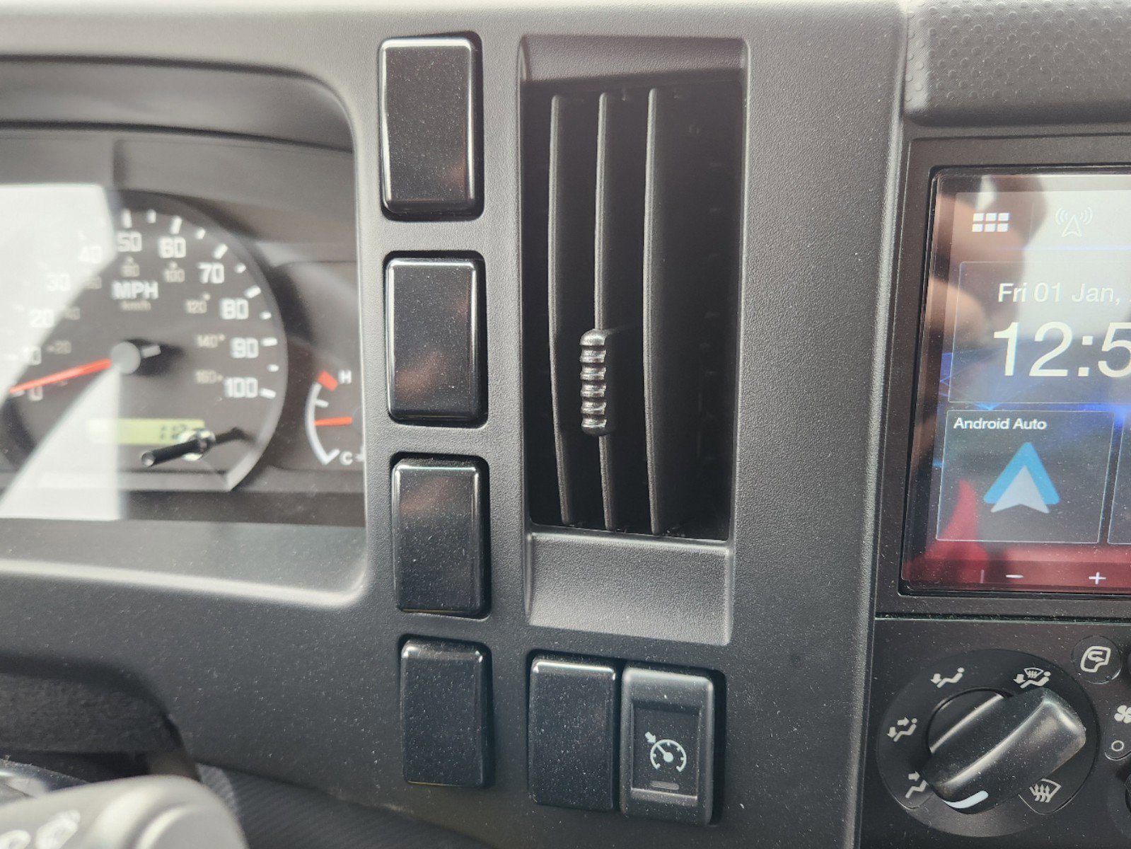 New 2024 Chevrolet Low Cab Forward image 21