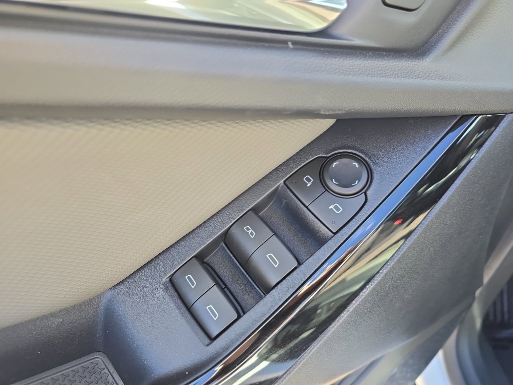 New 2026 Chevrolet Equinox LT w/ Convenience Package II image 11