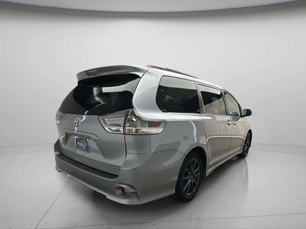Used 2015 Toyota Sienna SE FWD image 5