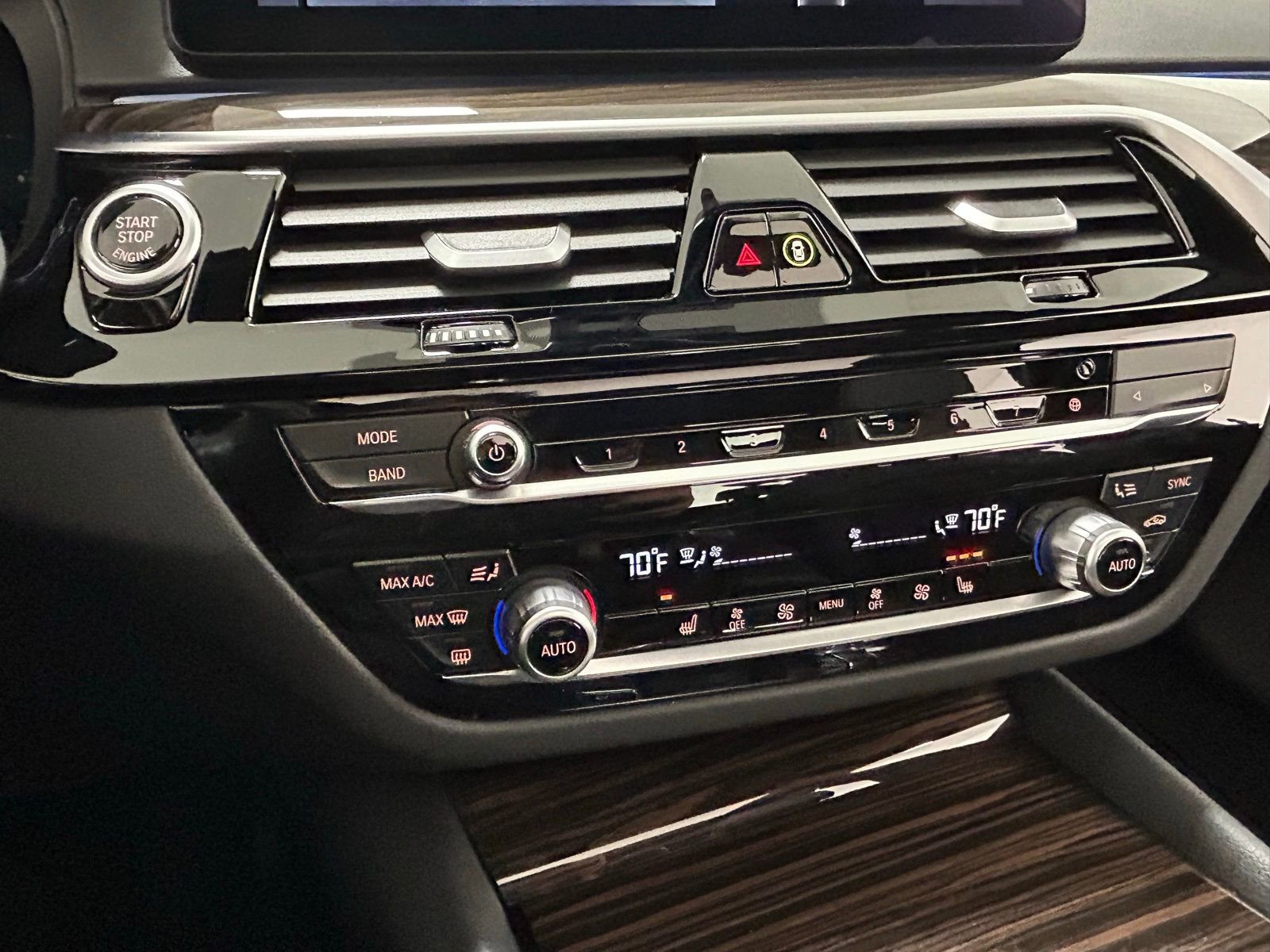 Used 2023 BMW 530e xDrive w/ Executive Package image 21