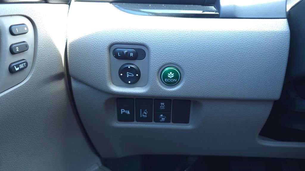 Used 2016 Honda Pilot Touring image 33