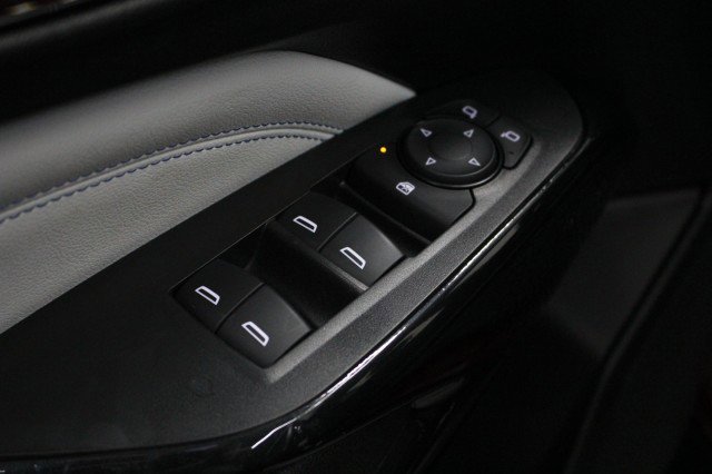 Used 2025 Chevrolet Trax LT w/ LT Convenience Package FWD image 20