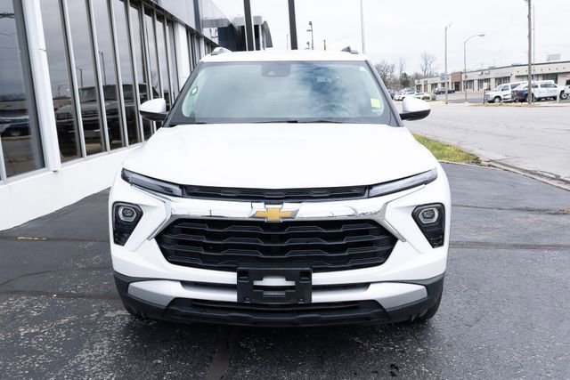 Used 2025 Chevrolet TrailBlazer LT AWD/4WD image 6