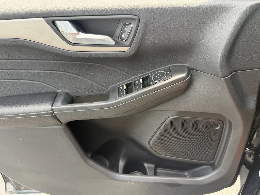 Used 2022 Ford Escape SEL FWD image 35