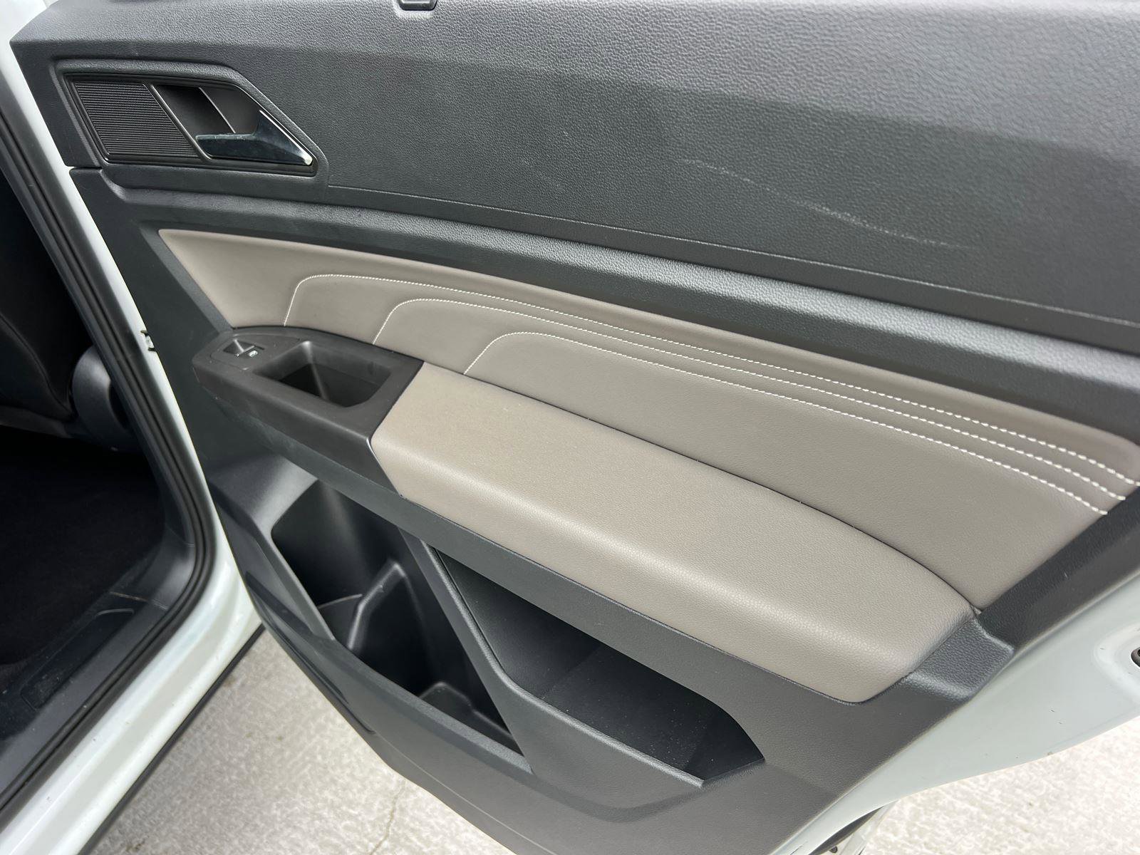 Used 2023 Volkswagen Atlas SE image 16