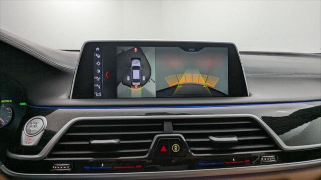 Used 2019 BMW 750i w/ Executive Package RWD image 29