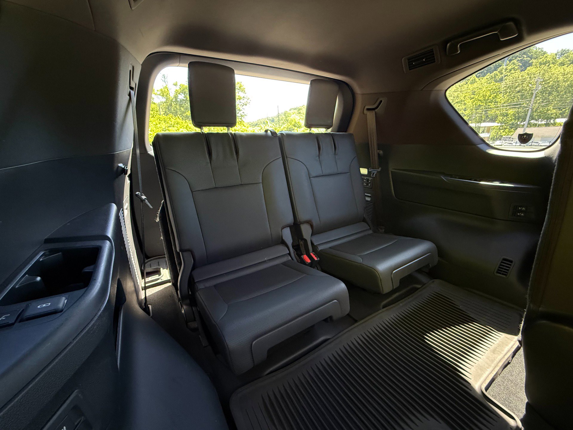 Used 2023 Lexus LX 600 4WD w/ Luxury Package image 25