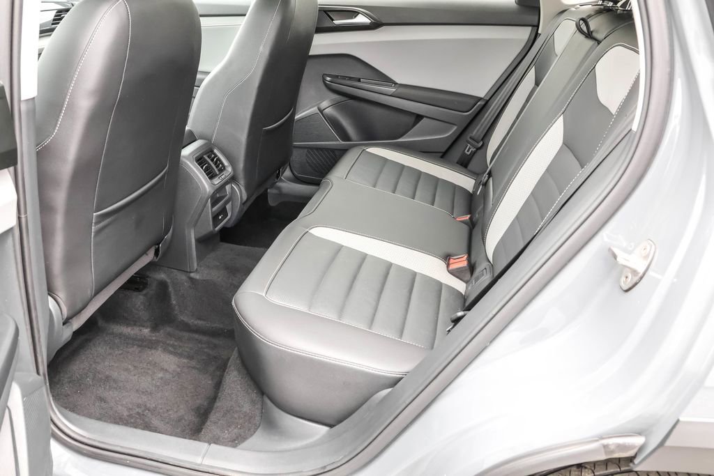 Certified 2023 Volkswagen Taos SEL AWD/4WD image 32