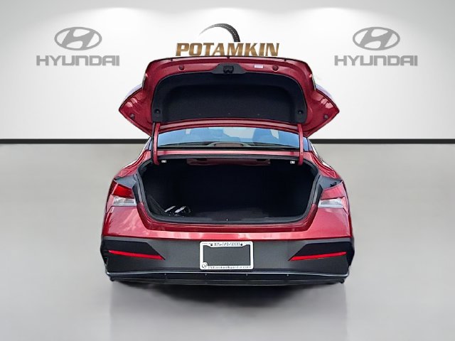 Certified 2026 Hyundai Elantra Sport FWD image 25