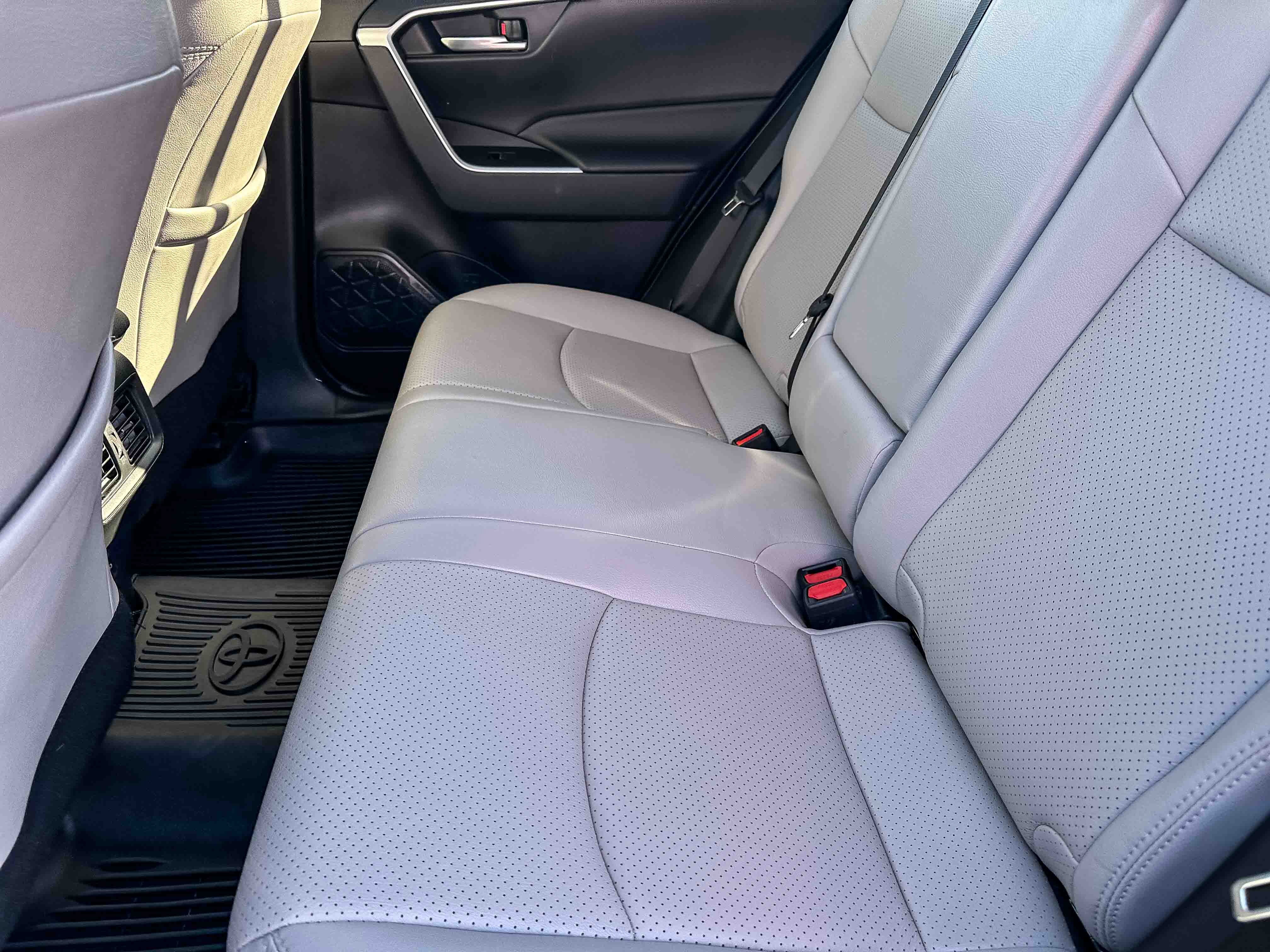 Used 2024 Toyota RAV4 XLE Premium image 18