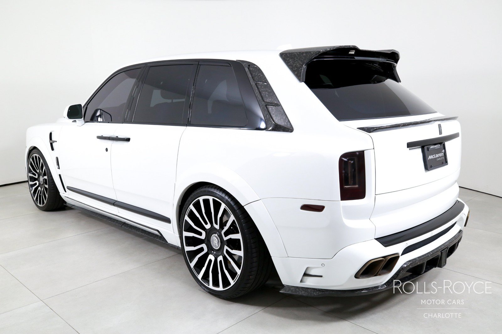 Used 2024 Rolls-Royce Cullinan AWD/4WD image 8