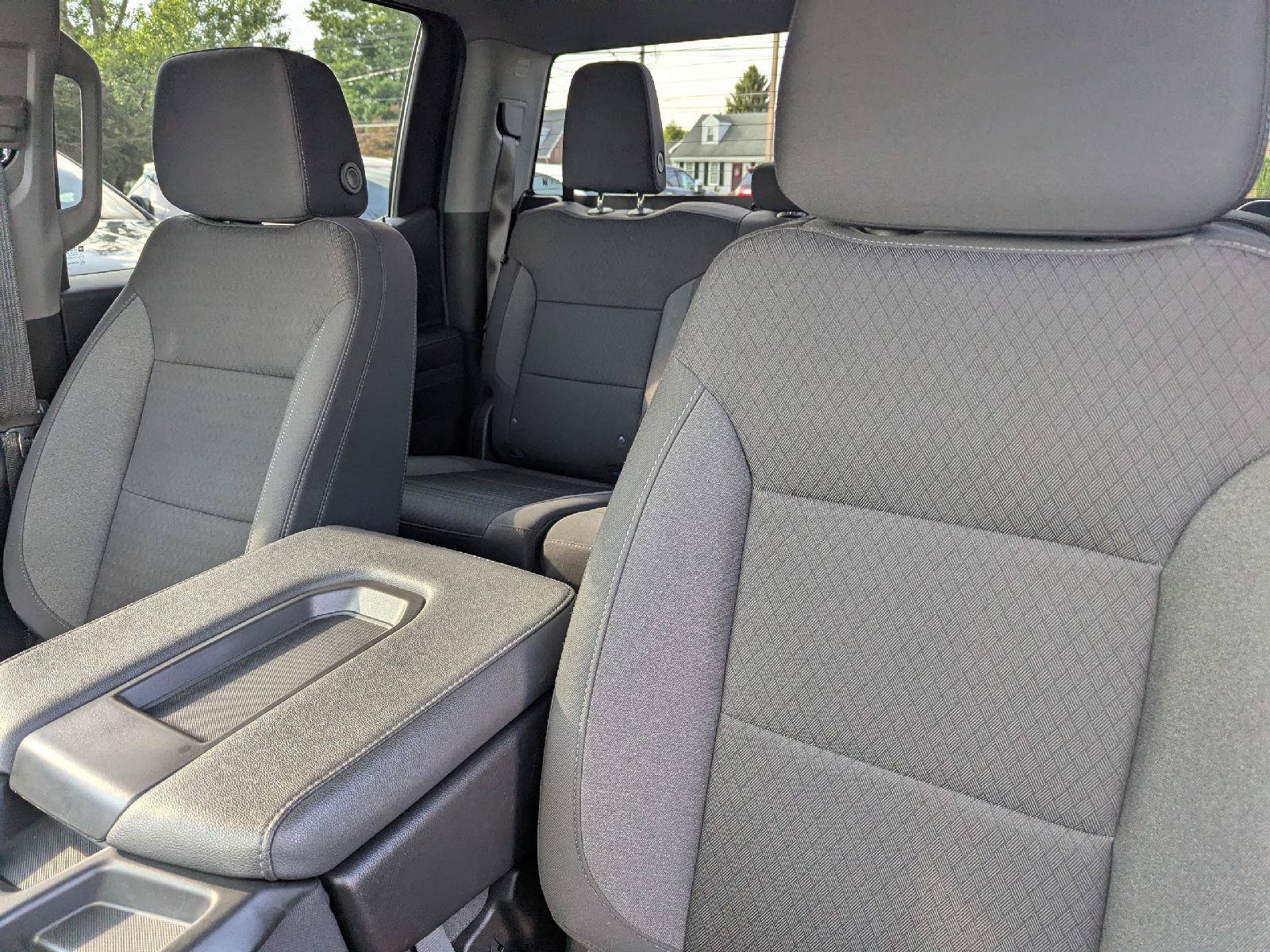 Used 2025 Chevrolet Silverado 1500 LT AWD/4WD image 24