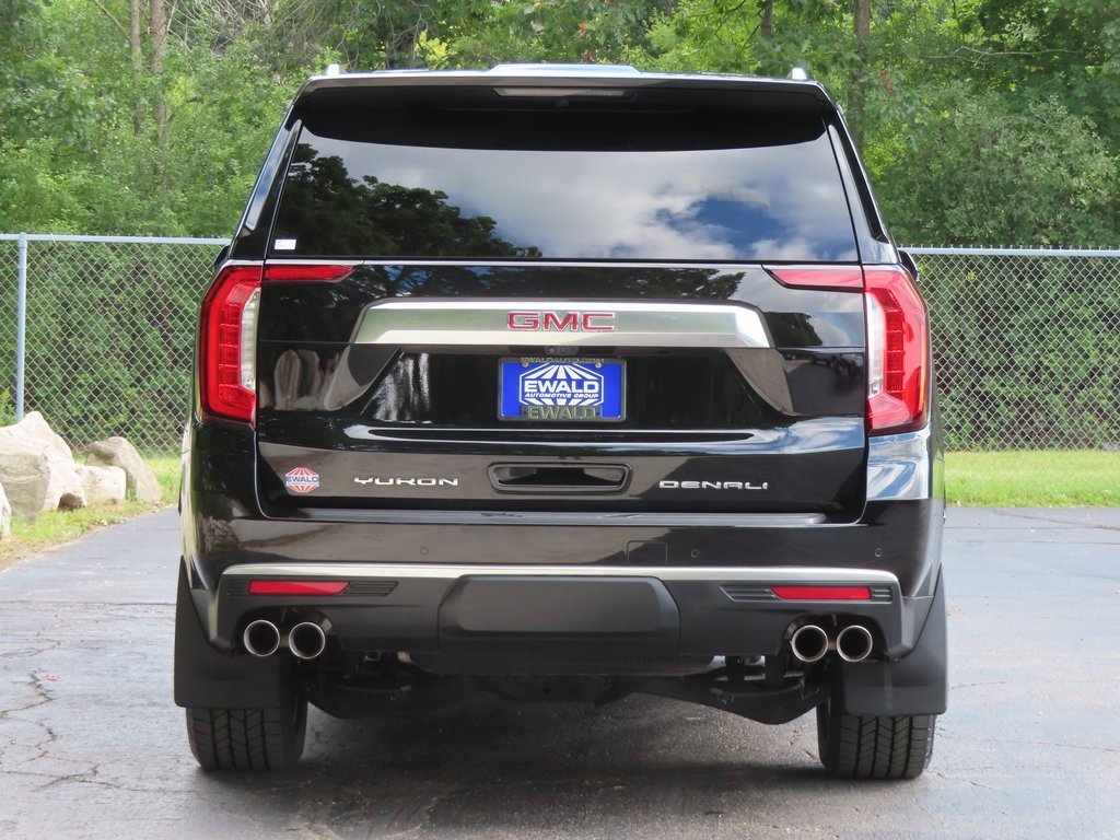Used 2022 GMC Yukon Denali w/ Denali Premium Package image 17
