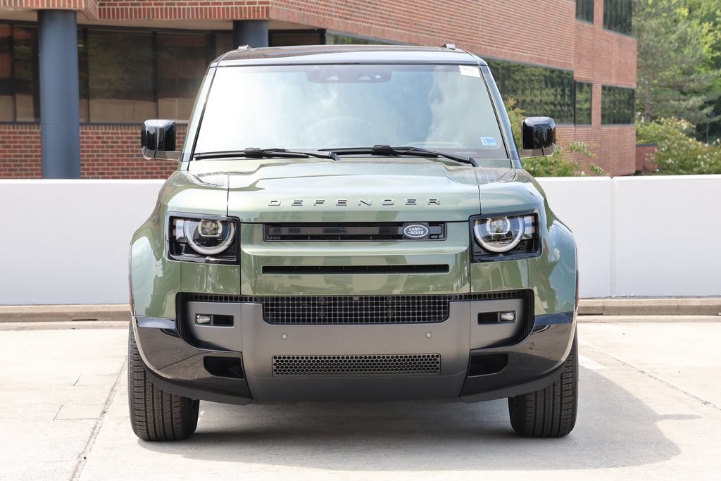 New 2026 Land Rover Defender 130 X-Dynamic SE AWD/4WD image 4