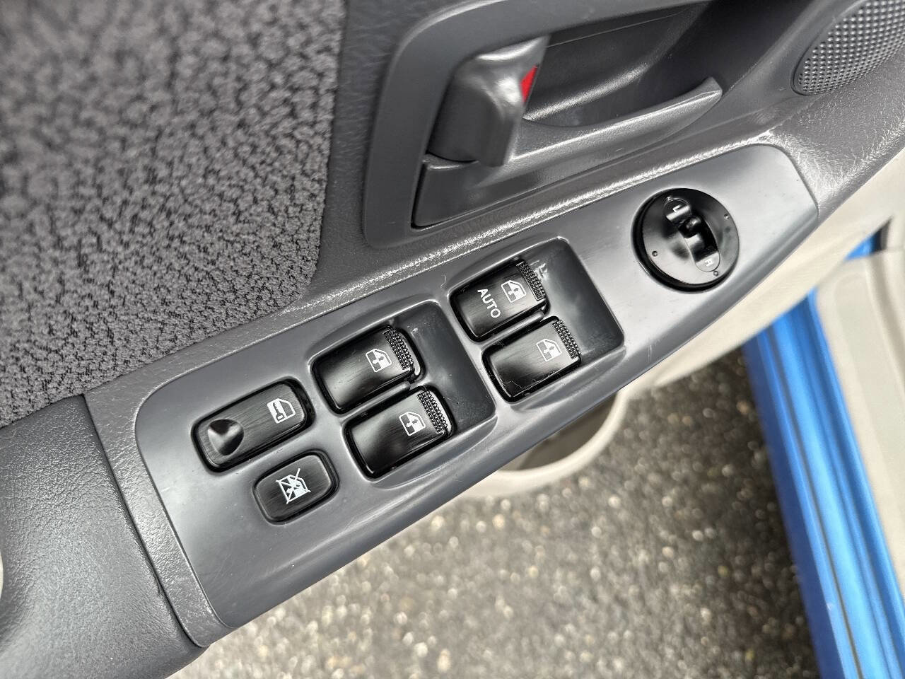 Used 2006 Kia Spectra EX image 27