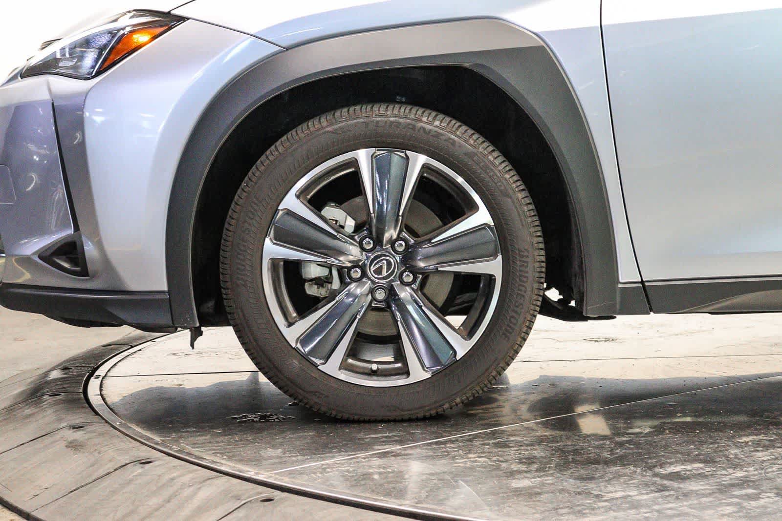 Certified 2025 Lexus UX 300h FWD image 9