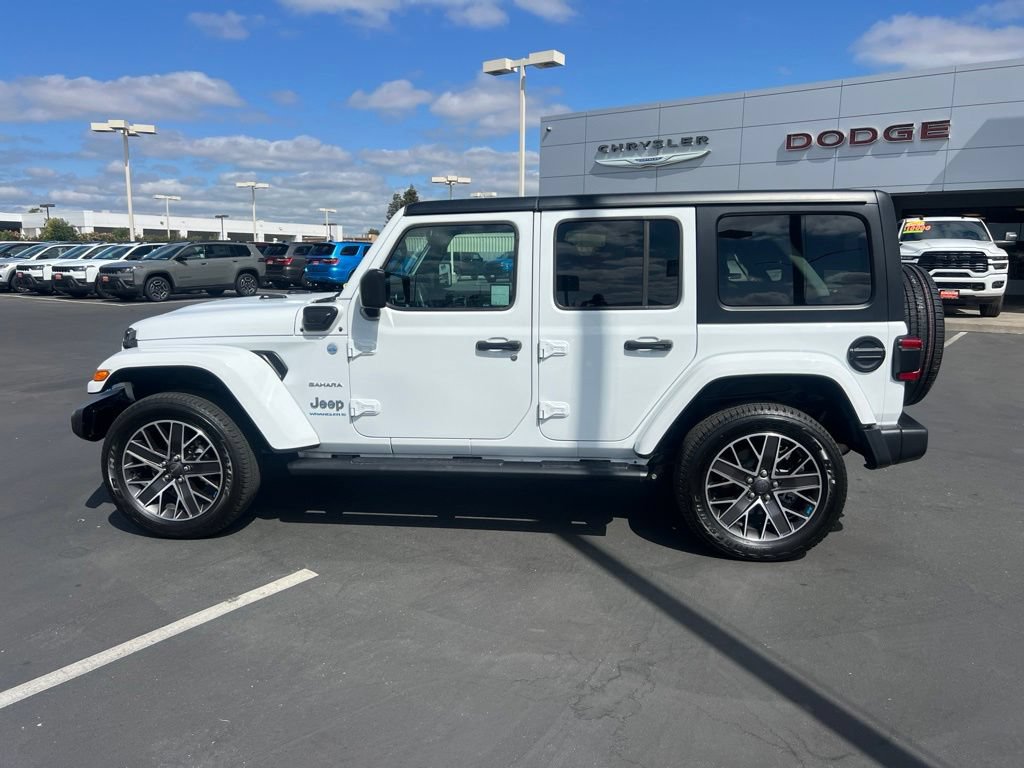 Used 2023 Jeep Wrangler Unlimited Sahara AWD/4WD image 24