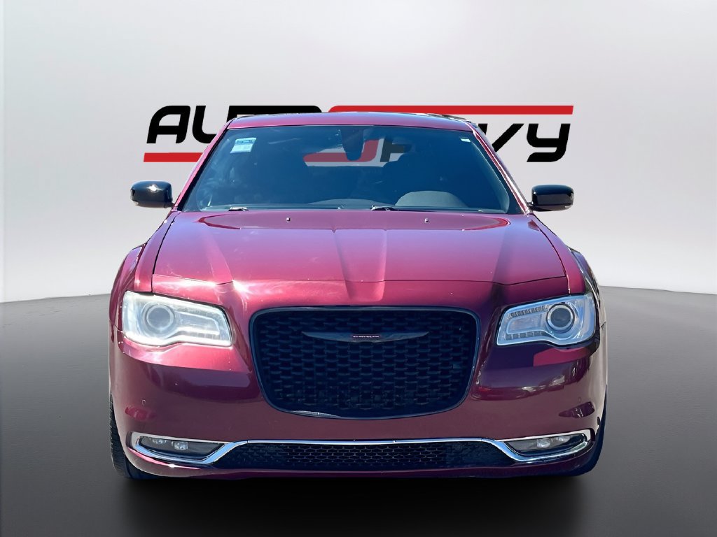 Used 2021 Chrysler 300 S RWD image 2