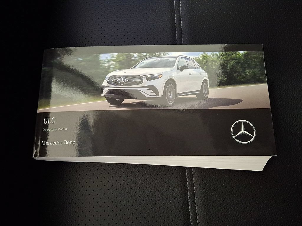 Used 2023 Mercedes-Benz GLC 300 4MATIC image 27