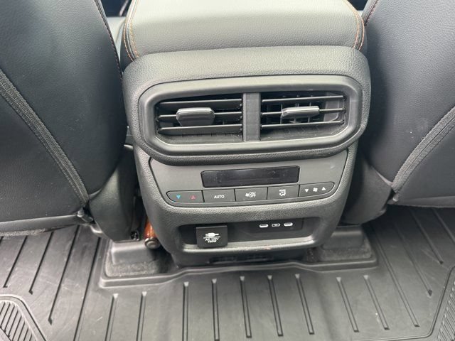 Used 2024 Honda Pilot TrailSport image 18