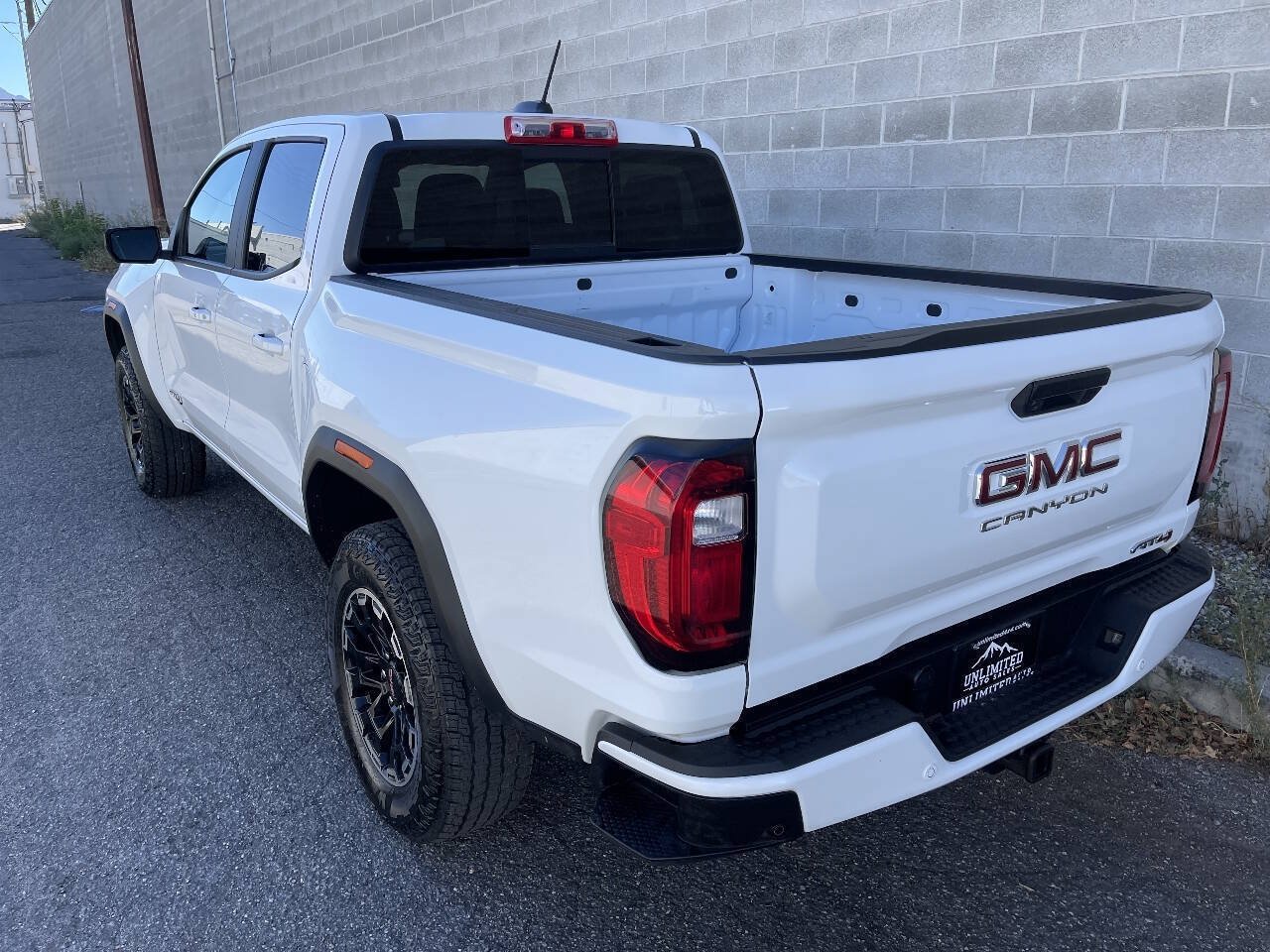 Used 2026 GMC Canyon AT4 AWD/4WD image 7