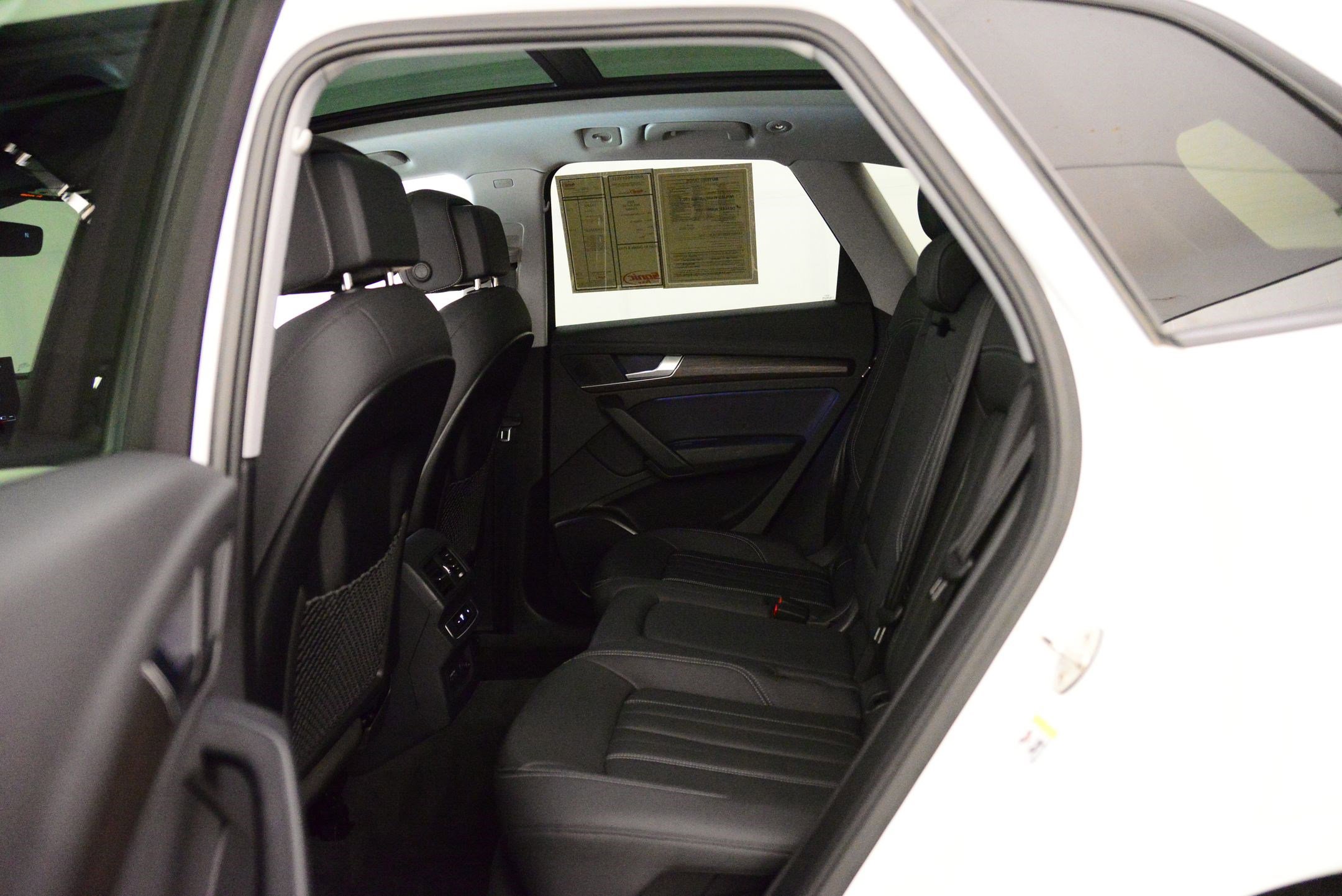 Certified 2025 Audi Q5 2.0T Premium w/ Convenience Plus Package image 11