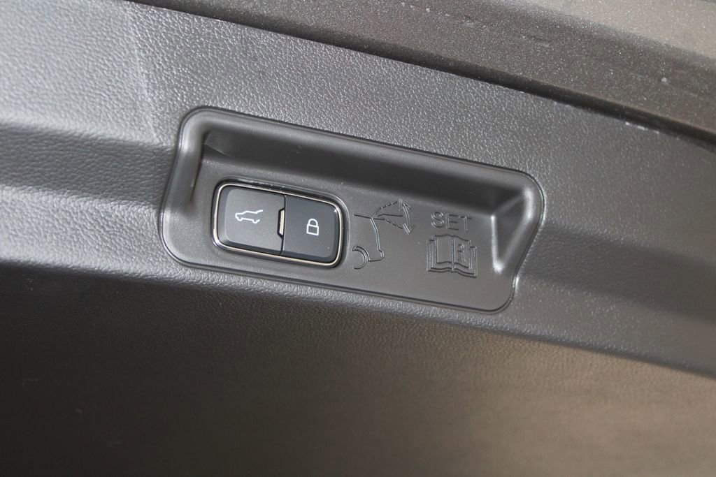 New 2026 Ford Explorer ST-Line w/ ST-Line Street Pack image 17