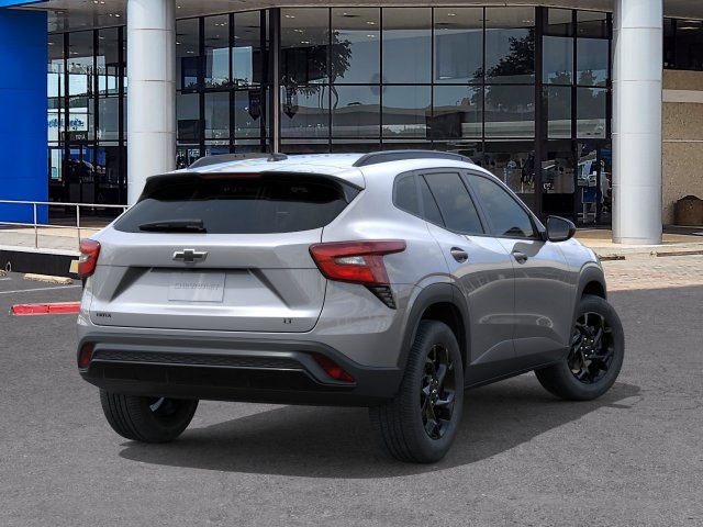 New 2026 Chevrolet Trax LT w/ Driver Confidence Package FWD image 4